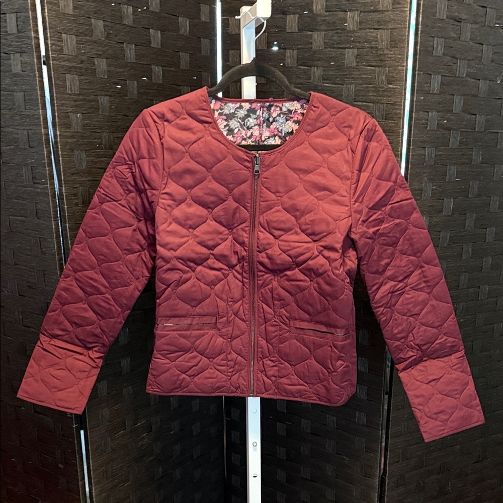 Tavik Quilted Maroon reversible Jacket Size Small